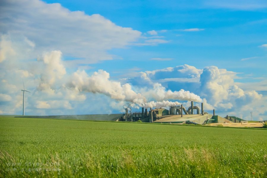 臭氧，位置不同，角色不同